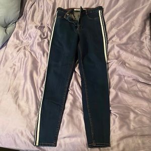 Women’s jeans